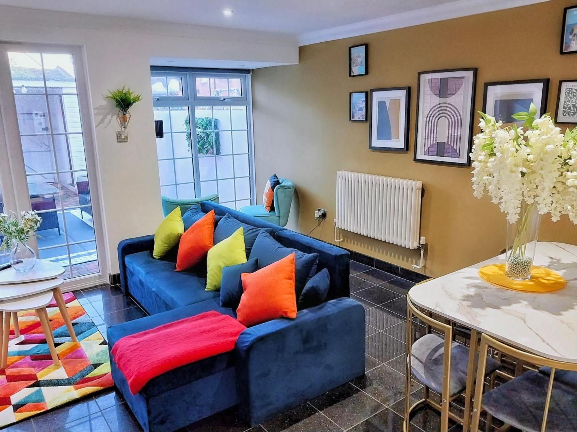 Charming 3-Bedroom House With Garden In Portsmouth, Close Parking, Train Station & Gunwharf Exterior foto